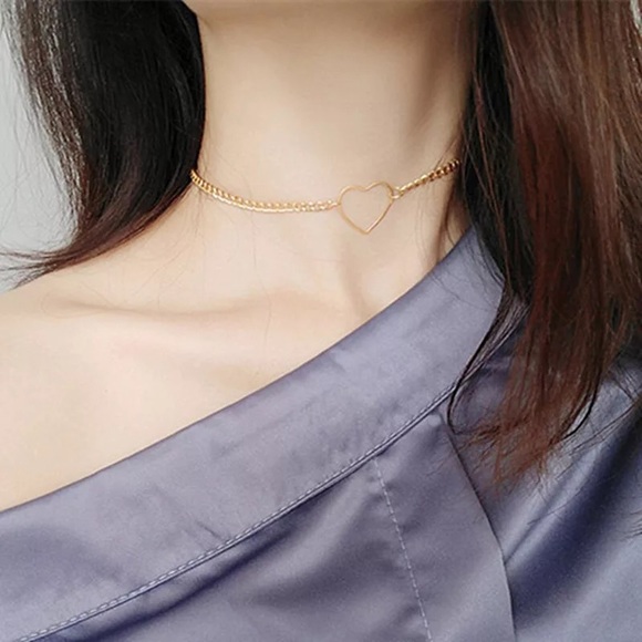 Jewelry - 🎉 New Gold Plated Heart Choker Necklace